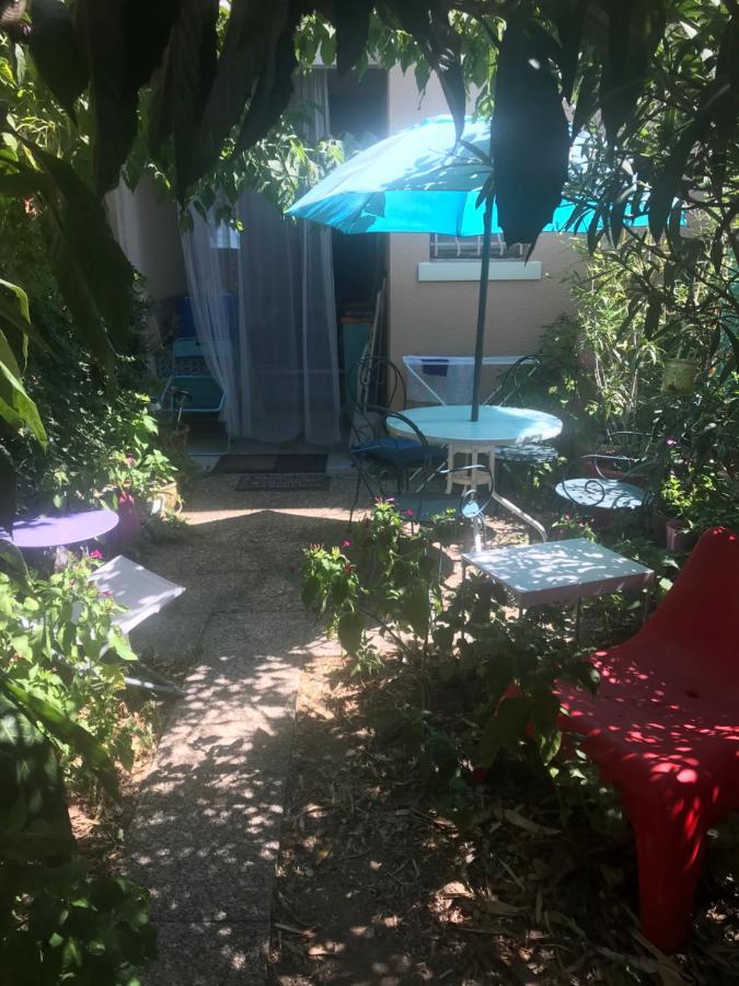 Joli Studio Avec Jardinet Aviñón Exterior foto