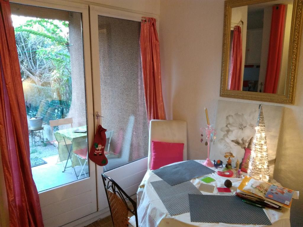 Joli Studio Avec Jardinet Aviñón Exterior foto